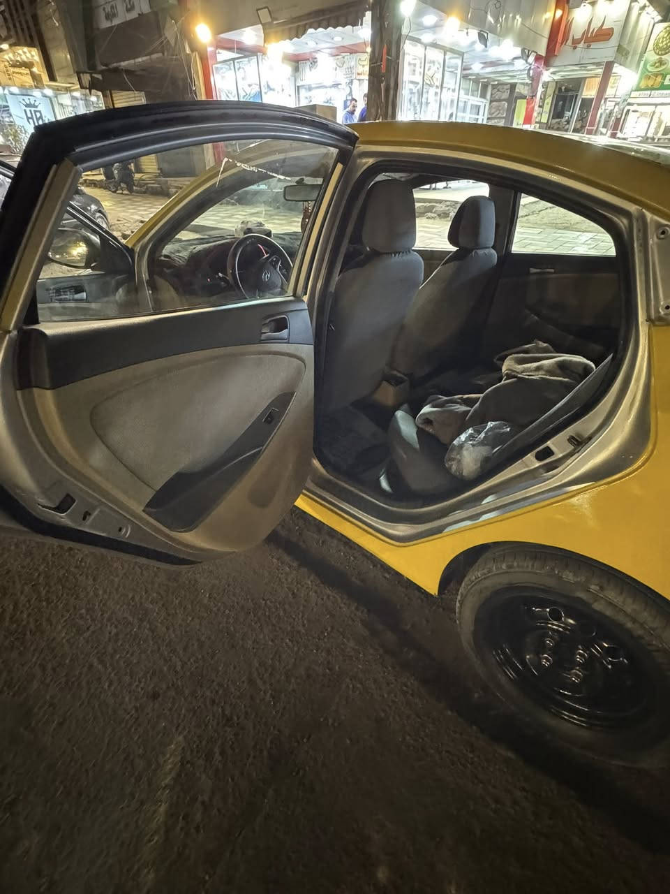 سلام عليك سياره لكسنت موديل 2015 سياره خليجي بيه ضربه ازغيره بلجاملخ الخلفي فقد السياره كله جديد محرك 1600 قطرتين راعيه متوفي ابيع أتكفل سرقه وعشاير السعر 60 رقم ***********
