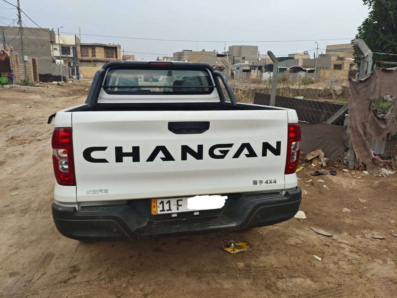 شانجان هنتر بلكن هايبرد دبل قمارة 2025
Changan Hunter Plug-in Hybrid 2025 / Nevo Hunter K50

السيارة كامل مواصفات:

بيك أب دبل قمارة

REEV – هجين ممتد المدى (Extended Range Electric Vehicle)

تمشي كهرباء 100%

Plug-in Hybrid (كهرباء + بنزين)

دفع رباعي AWD / 4×4

منظومة القوة والأداء:

محرك 2.0 تيربو بنزين (يعمل كمولّد)

محركات كهرباء أمامي + خلفي

عزم قوي + هدوء القيادة الكهربائية

توزيع ذكي للعزم حسب وضع القيادة والطريق

البطارية والمدى:

بطارية 31.18 kWh

مدى كهرباء حتى 131 كم (NEDC)

داخل المدينة كهرباء كامل

استهلاك بنزين اقتصادي جدًا

تقريبًا 4 لتر / 100 كم

أوضاع القيادة والتحكم:

أوضاع قيادة: Standard / ECO / Sport

أوضاع نظام الهجين:

أولوية كهرباء

تشغيل تلقائي ذكي

كهرباء إجباري

تشغيل البنزين عند الحاجة

تحكم بثقل المقود: Comfort / Light / Sport

Trailer Mode (وضع السحب)

Car Wash Mode (وضع غسيل السيارة)

أنظمة السلامة ومساعدة السائق (ADAS):

ESC نظام الثبات الإلكتروني

Traction Control (CTS) مانع الانزلاق

HDC نظام التحكم بنزول المنحدرات

EPB فرامل يد إلكترونية

AUTO HOLD تثبيت تلقائي عند التوقف

نظام تحذير المشاة عند السرعات الواطئة

أنظمة مساعدة قيادة مفعّلة ضمن قائمة ADAS

الراحة والأنظمة الذكية:

قفل وفتح ذكي للأبواب (كل الأبواب أو باب السائق)

قفل تلقائي أثناء القيادة + فتح تلقائي عند التوقف

رفع النوافذ تلقائيًا عند القفل

تحكم بالنوافذ من الريموت

تهوية المقصورة تلقائيًا عند فتح السيارة بالريموت

تنشيف ذاتي للمكيّف (Anti-odor / Self-drying)

حفظ إعدادات القيادة

عرض ذكي للمدى (NEDC / CLTC)

شاشة لمس مركزية كبيرة للتحكم الكامل بإعدادات السيارة

ملاحظات مهمة:

🔹 السيارة باسمي – تحويل مباشر 

🔹 مرقّمة بغداد حاليًا 

🔹السيارة زيرو المطلوب ٢٧٥

📞 للاستفسار الاتصال برقم صاحب السيارة: 

*********** وات ساب
