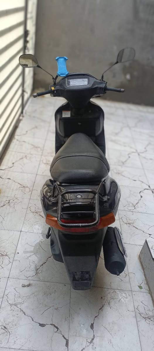 السلام عليكم دراجه سوزوكي (فكس تار ) مكينه 150 دراجه حلوه احلى من الصوره كهربائيات كله شغاله دراجه جديده ماشيه 9 تالاف السعر (950) وبيه مجال حگ الجيه 
***********
