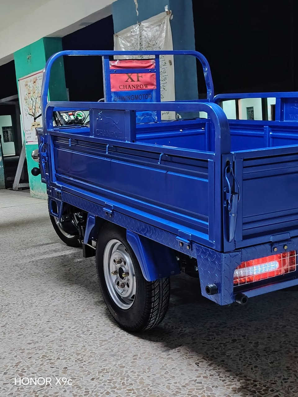 السلام عليكم حبايبي ستوته للبيع كفاله عامه من الشخط صارلها شهر من طلعت ستوته وياها دوشمه جديده ستوته دهنها مال شركه إستوني طكيته تجي تفحص مكينه شاصي وتطلع بيها تراي وكيلها نوار الباشا رقم *********** مكان الستوته ديوانية حي الوحده قرب مجمع القمه السعر 2500او بيها مجال
