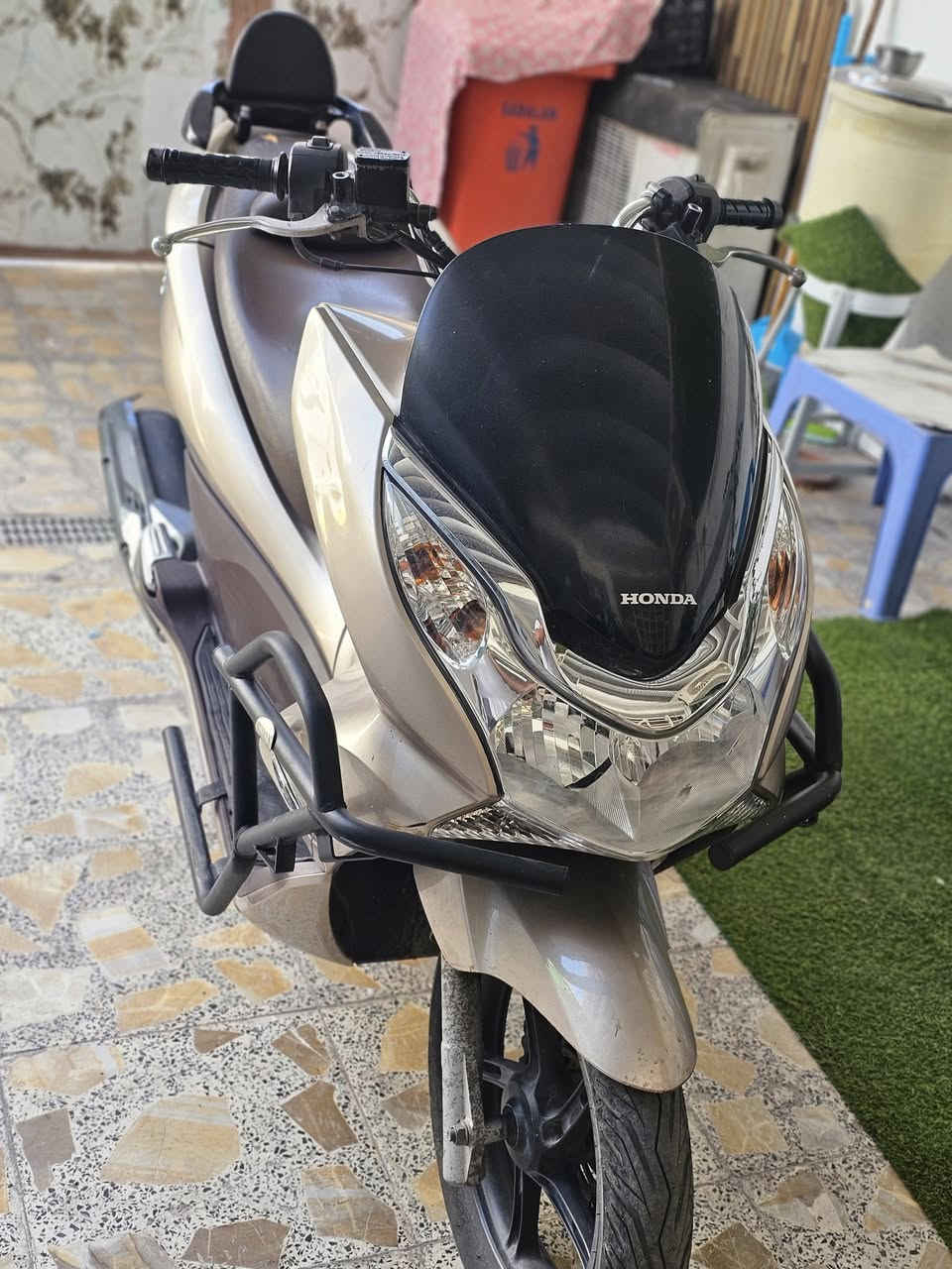 بي سي اكس للبيع مكينه ناعم كلش دراجه نظيفه وما ماشيه هواي على أيدي سعرها ١٣ مكاني حي اور 
***********
