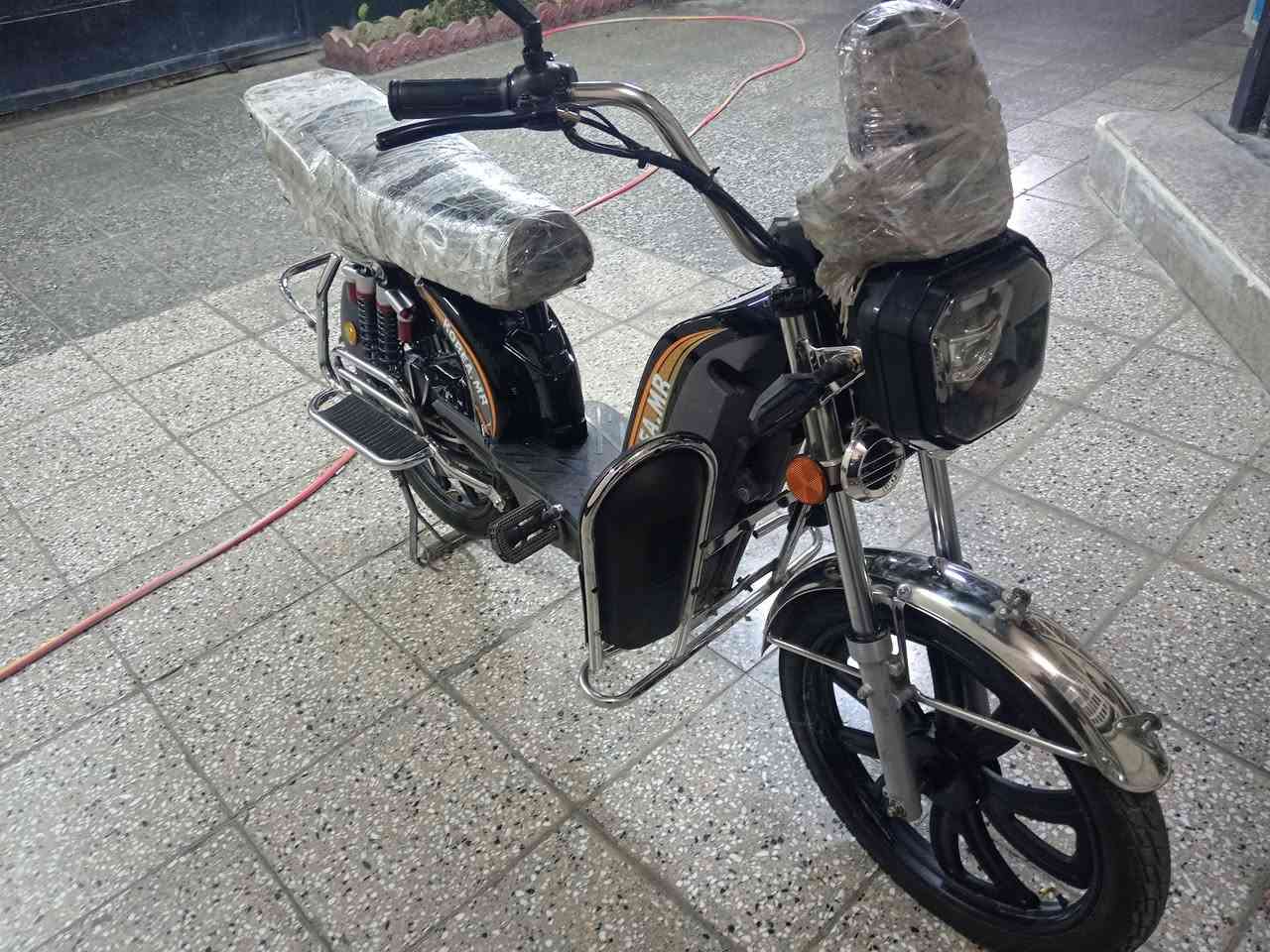 السلام عليكم
دراجه شحن

(مواصفات) 
1_خمس بطاريات 
2_بصمتين (سبير) اسود وبيض سويجين هم (سبير) طبعاً بلاديات من الشركه 
3_شاحنه بلاديه //بيها نظام من تقبط شحن الدراجه توقف شحن وحدها 
4_هورنات بوشش
5_لايت عدسه ونشرات اماميه وجانبيه وفسفورات 
6_دبلات امامي ودبلات خلفيه غازيه 
7_وشومات كوريا بلاديه من الشركه 
8_ جيوب بلاديه 
9_سرعتها 80 حقيقيا 
10_ جادر للحمايه من المطر والغبار بلادي ويه الدراجه من الشركه
11_سماعات بلوتوث صوتها عالي بلاديه من الشركه  
12_اربع سرع طبعاً قليل دراجات بيها اربع سرع 

دراجه فولل 🔥  // سعر الدراجه 700وبيها مجال


**إذا كنت صاحب هذا الإعلان وتريد حذفه لأي سبب، رجاءا أرسل رسالة إلى الدعم الفني**