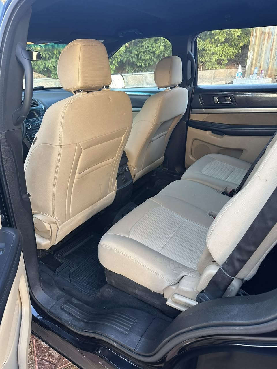 فورد اكسبلور ٢٠١٦  ماشية ٦٧ الف ميل
فقط جاملغ صفحة السايق بي صبغ والنصف الاسفل لباب النفر والي وراه وبيها شوية تعديل بارد 

بدون ايرباك وبدون دواخل

السيارة كلش نظيفة وحلوة

محرك  ٦ سلندر
فور ويل  
بصمة
حساسات

رقم دهوك الدولي 

مكان السيارة دهوك

السعر ١٦٩

للتواصل

 موجود واتساب  ***********
