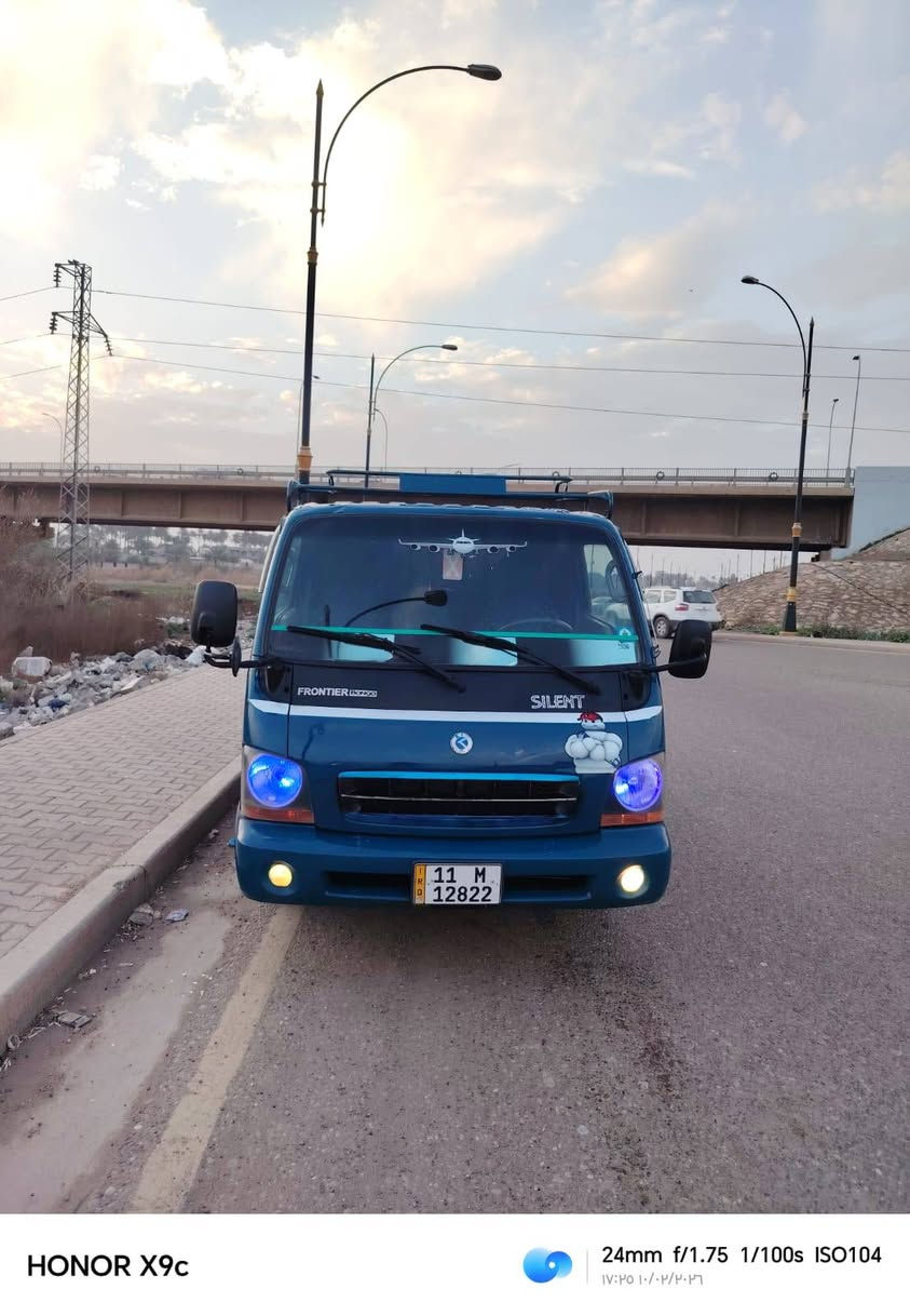 السلام عليكم 
ام عيون 2000 رقم بغداد دولي للبيع 
هزة وفحص وسنوية ورقم جديد بأسمي 
كير ومحرك آكسل شاصي مكفول 
تخم تاير وصدر ومشط وباور ستيرن جديد 
كهربائيات كلها شغالة قمارة قلاب ام الحاكية
قمارة ابلادية فقط الدوسات صبغ
السعر 77
مكاني بلد طريق السيد محمد 
للاستفسار.  ***********
                 ***********
