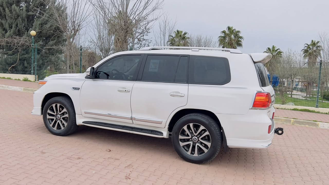 للبيع لاندكروز موديل 2008 تحديث 2014 صبغ سته قطع صبغ وشبرين يم سلايت امامي صبغ بدون دواخل امامي و خلفي كبس بدون دواخل بس اني ابيع عام صبغ  سعر 235ومجال 
فول مواصفات
بصمه 
بصمه ابواب
فتحه سلايت
كشنات جلد
كشنات كهرباء ثنين ثلاث حركات 
زراكات
مري شفط
تحكمات ستيرن كامله
مثبت سرعه
شاشه ايباد 
ثلاجه 
سبعه راكب
ثلاث قطع تبريد 
محرك v6 
حساس امامي
حساس خلفي
وباقي مواصفات   معروفة 
واستاب ***********عنوان عقره تابع اربيل
