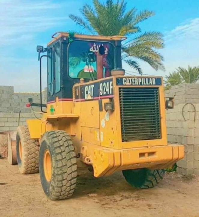 السلام عليكم للبيع شفل كتر بلر حجم ٩٢٤ باسمي رقم بغداد مشروع وطني مكفول كير محرك فول كبل للشغل ربع ماذب عليه تخم تاير وسعره مناسب وللاستفسار أكثر اتصل او خاص
*********** 

*********** هذا بي واتساب
