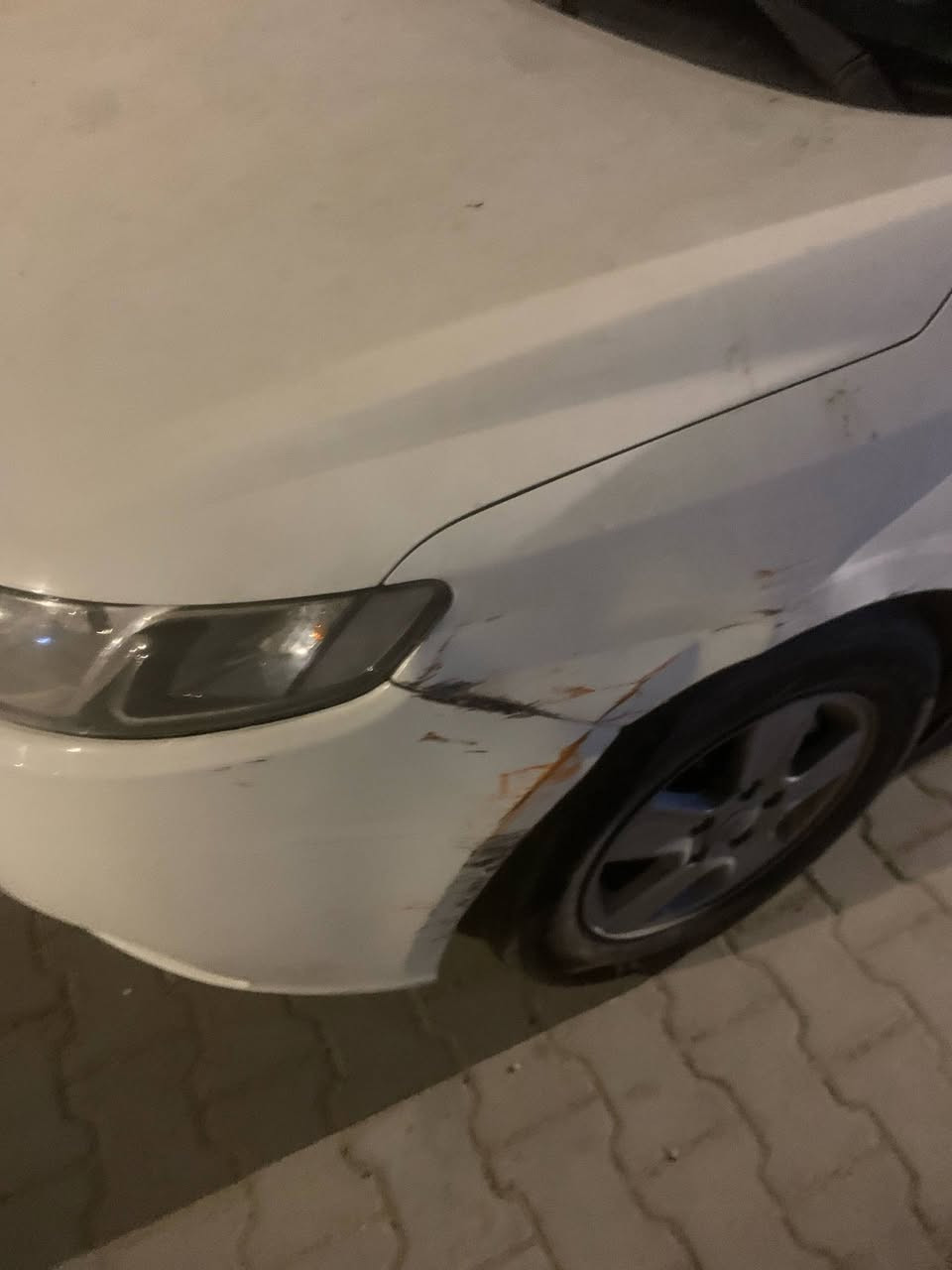 سيراتو 2012 
كلشي موضح بالسونار وبيها ضربه بلمدكر 
السياره راعيها بلبصره موجود
تبريد ومحرك كفاله
سنوية منتهية
السعر 90 وبيها مجال
***********
