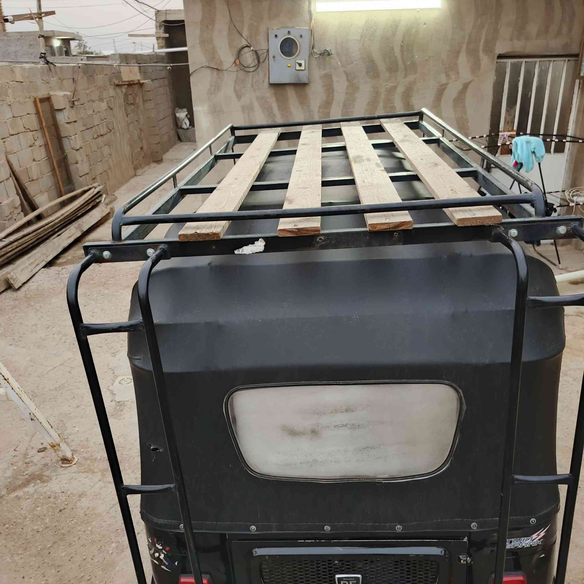 سيبايه البيع تفصال البيع جديده مامستخدمه مكان مدينة الصدر السعر ١٠٠ وبيهه مجال قليل ***********
