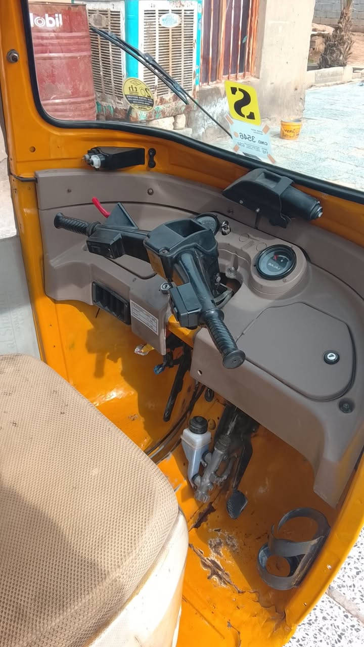 سلام عليكم تكتك للبيع موديل 19شهر 12رقم وسنويه بل سنويه 20تقره تكتك كامل تخم تاير  كهربايات مكينه وكسن خير من الله لا تنقيص ولا تبخير المكان الحسينيه المعامل رقم ***********
