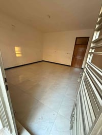 دار للبيع مساحه ١٠٠ واجه ٥ نزال ٢٠ الهواشه تعبر شارع صيدلية البسمه بال...