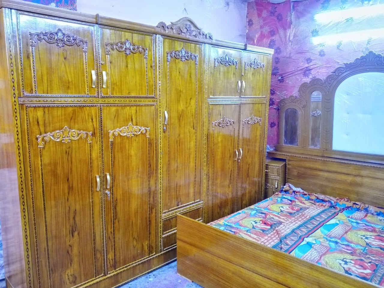 ‎غرفه اخشاب خمس ابواب ملحق للبيع ***********السعر 650صاج الزاويه كنتوريه موديل حديث نضيفه جدن مثل الص‎ بغداد, العراق
