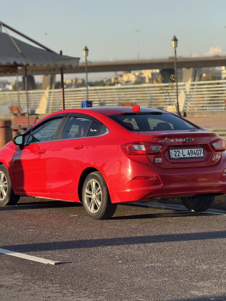 ‼️شوفرليت كروز 2017  بيع فقط ونقد
🔴رقم اربيل 
كير توماتيك 6نمر✈️
مواصفات LT
 شاشة كبيره تدعم كار بلي + مثبت سرعه+توقف ذاتي اوتو ستوب 
محرك  مبدل 1.5 تيربو شرط بانزين عادي وتبريد 
محرك مبدل  كصه  شرط التحويل السيارة باسمي شخصياً 
اقتصاديه كلش بالبانزين 
كير محرك تبريد تدفئه كله بشرط 
(ضررها 5 قطع اني أبيعك حزام 
🔵مكانها موصل جانب الايمن 
للاتصال/ *********** فقط اتصال 
غير متواجد ع نت شراي اتصل
