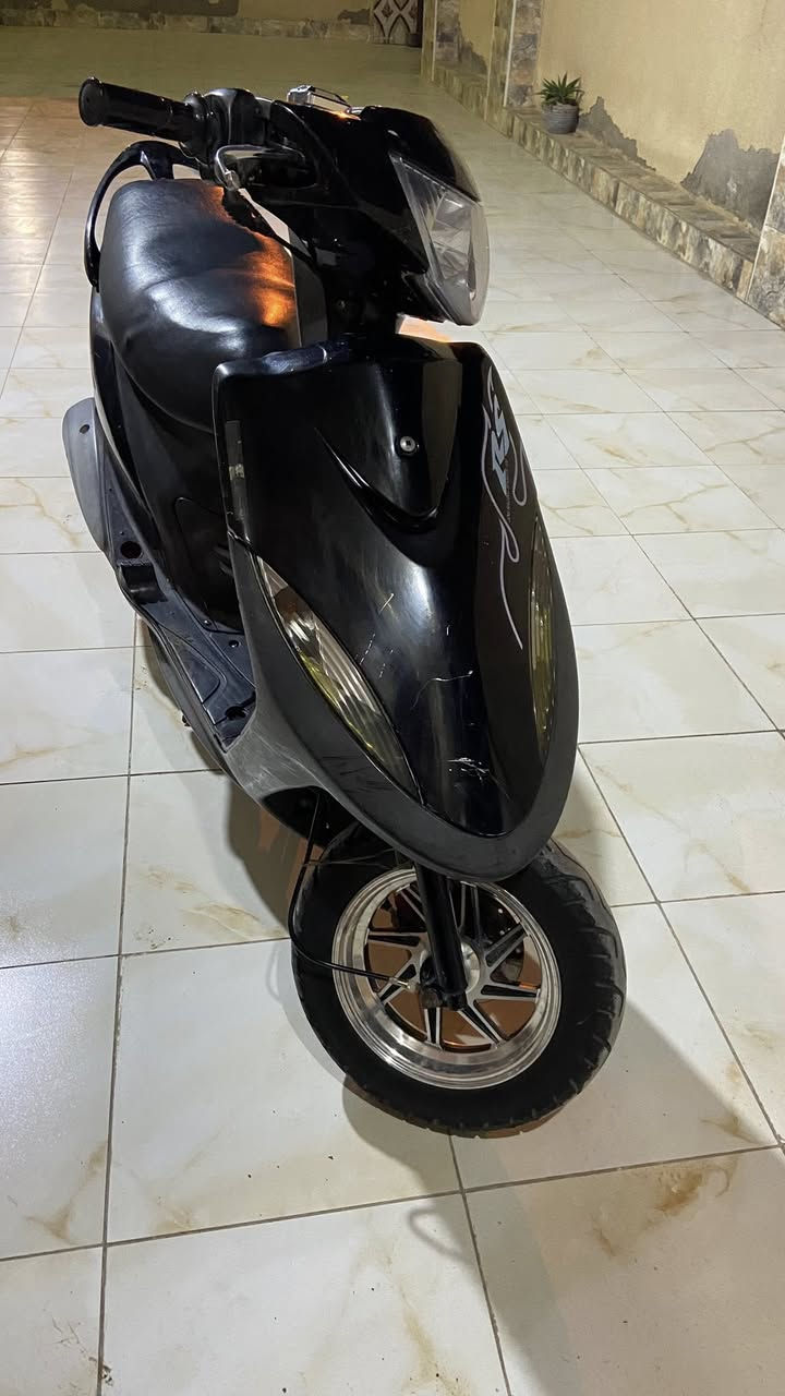 ماكس عدله بلاد شرط الفحص وين مايعجبك بيها تزويد مرتب قبق فلاوين فضي وقبق عمبار فضي و ويل مشيف ثقيل الدراجه شرط الفحص وين مايعجبك اذا مو بلاد ترجع مامفتوحه مابيها برغي نقص وشرط شلعه ومعدل ١١٥ 
*********** موجود اتصال و واتساب
