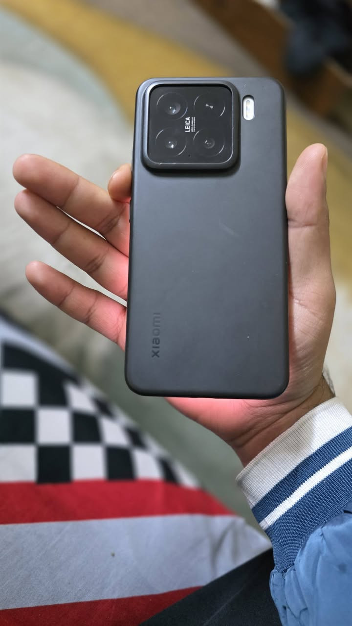 سلام عليكم شاومي 15 ذاكره 512 لون ابيض 120 هرتز معالج سناب دراغون ايليت مستخدم ٤ اشهر نظافه 100% ويا شاحنه 90 واط رايده ب650 وبي مجال *********** مكاني بغداد الجديده
