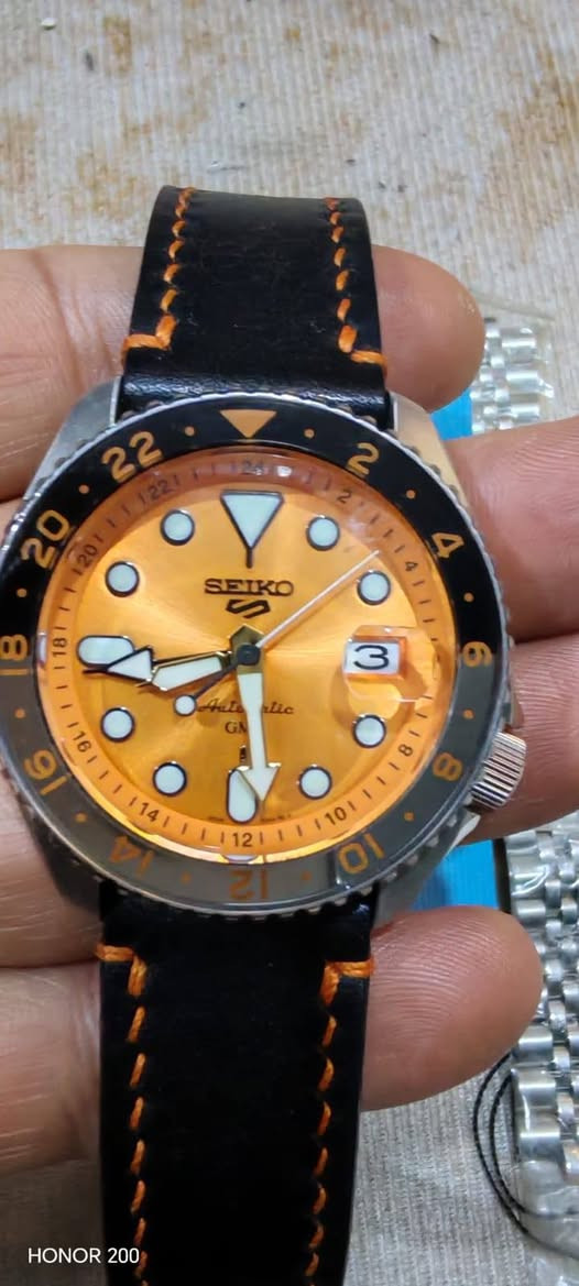 ساعات أصلية نظافة تامة أصلي وكالة الأسعار ع الخاص
مكاني شعب حي اور مع التقدير


**إذا كنت صاحب هذا الإعلان وتريد حذفه لأي سبب، رجاءا أرسل رسالة إلى الدعم الفني**