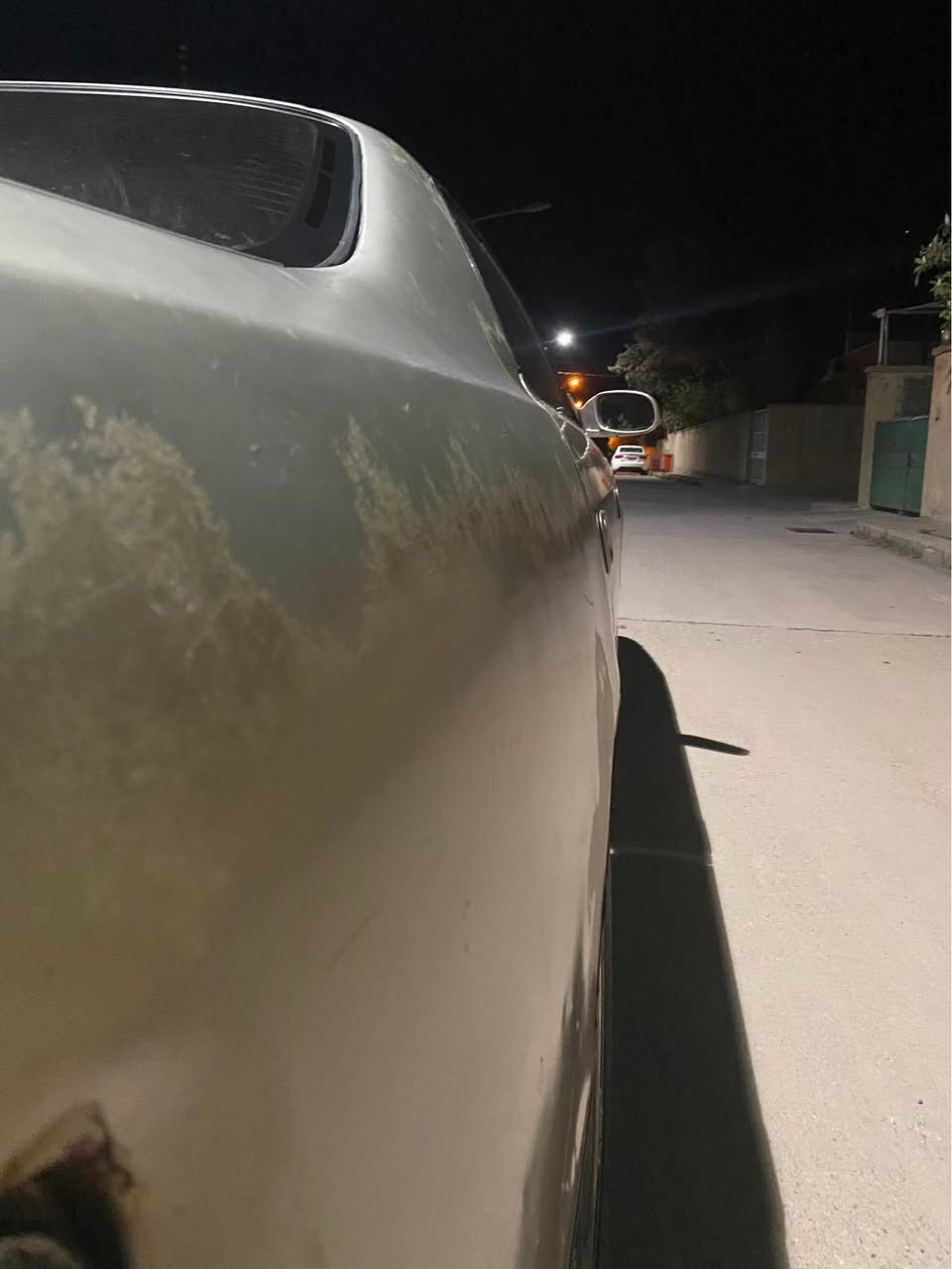 توێتا مارک مۆدیل ٩٤ئاڕمی پلاستیکی سلیمانیە دیناری تێدا نیە بەرە دەرگای لۆکە نەتەقیوە دەشپوولی نەتەقیوە گێچ کامل ئیش ئەکات مکینەی دوونیوی وینجیە ماشەلا زۆر بەقوەتە چوار جام کارەبایە  کوشن تازە وگاحی لۆکە رەقەم تەلەفون *********** دار بنديهكان, السليمانية
