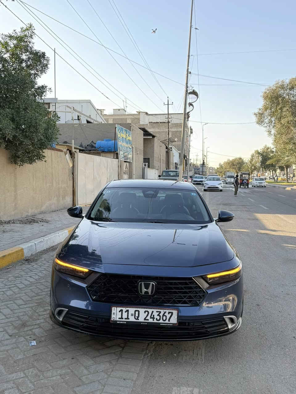 السلام عليكم شباب 
هوندا اكورد تورنك اعلة فئة بالاكورد للبيع او المراوس شعندك دزلي 
فول مواصفات ١/١ معروفة مواصفات التورنك رجاءا لحد يقارنها بباقي الفئات 
موديل ٢٠٢٣ لون نيلي ع ازرك لون كلش مميز 
حادث السيارة جاملغ صبغ والبنيد 
بيها بارد بباب السايق 
السيارة نقص برغي مابيها 
ماشية ٣٧ الف ع ايدي من دخلت لحد الان 
فتحة وبصمة وداتا شو كراسي كهرباء تدفئة وتبريد رادارات ٣٦٠ درجة حساس امامي خلفي كشن الخلفي تدفئة قطعتين تبريد  فول الفول 
سعر السيارة 200$ مجالها بسيط كلش حق الجية 
شراي اتصل 
***********
