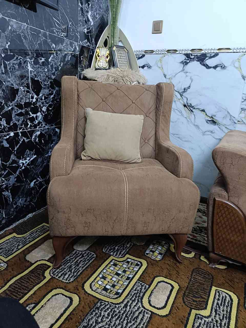 سلام عليكم تخم تركي مفصلينه  مليون وربع 10مقاعد سعره مناسب لشراي ***********
