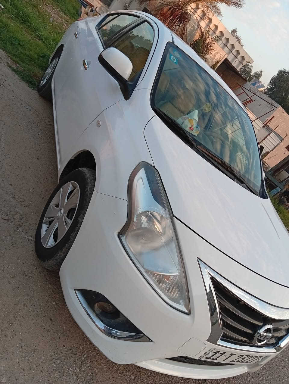 سلام عليكم نيسان سني هندي 2018 ام البليته الزركه ماشي 136 سياره جديده للا خير بيه شويه صبغ  يم قبق البانزين وبيه بارد شبر باب الصدر فقط والباقي كفاله تخم  تاير سبير منازل  السعر 105وبيه مجال بسيط حك الجيه مكاني العامريه ***********عبدالله ابو محمد
