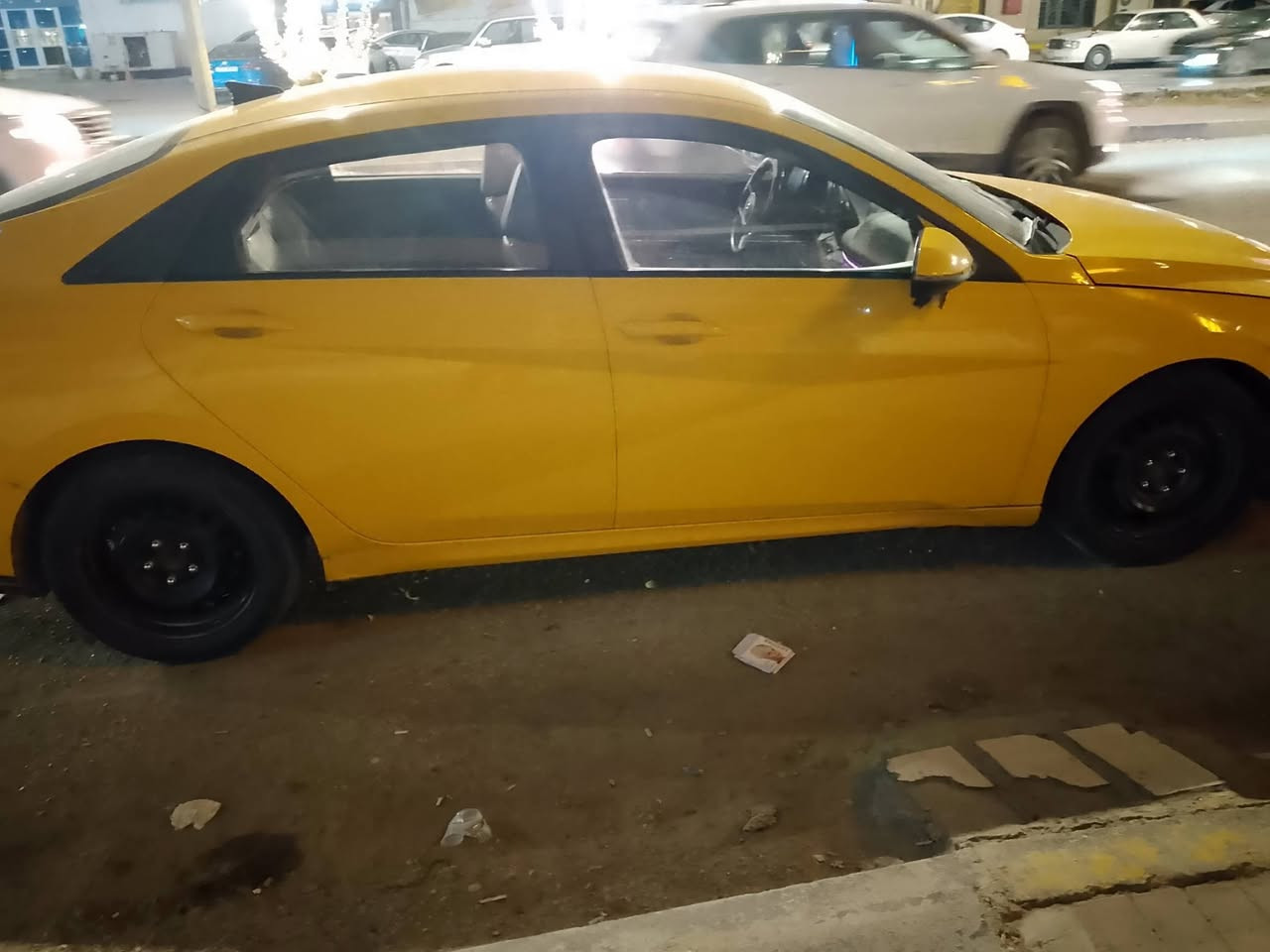 يالله
للبيع الانترا كوري موديل ٢٤ فول عده الفتحه 

بيه هواي مواصفات  مكينه كفاله گير AT كفاله

حادثه جاملغ امامي اليمين وجاملغ خلفي يسرا 

بيه منظومة غاز 

مصفره هيئة وغرامات 

مكاني ديوانيه 

الس ع ر ١٢٥ وبيه مجال

***********
