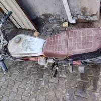 دراجة • قير ٥ • أوراقه ضايعة