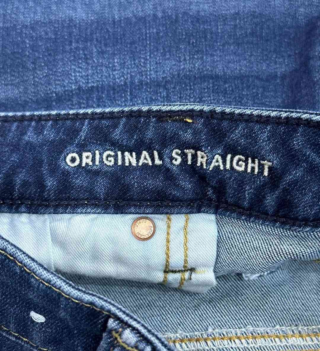 بنطرون AMERICAN EAGLE
ليكرا 
قياس 38 
الطول 110 
الحجل 20
السعر 25


**إذا كنت صاحب هذا الإعلان وتريد حذفه لأي سبب، رجاءا أرسل رسالة إلى الدعم الفني**