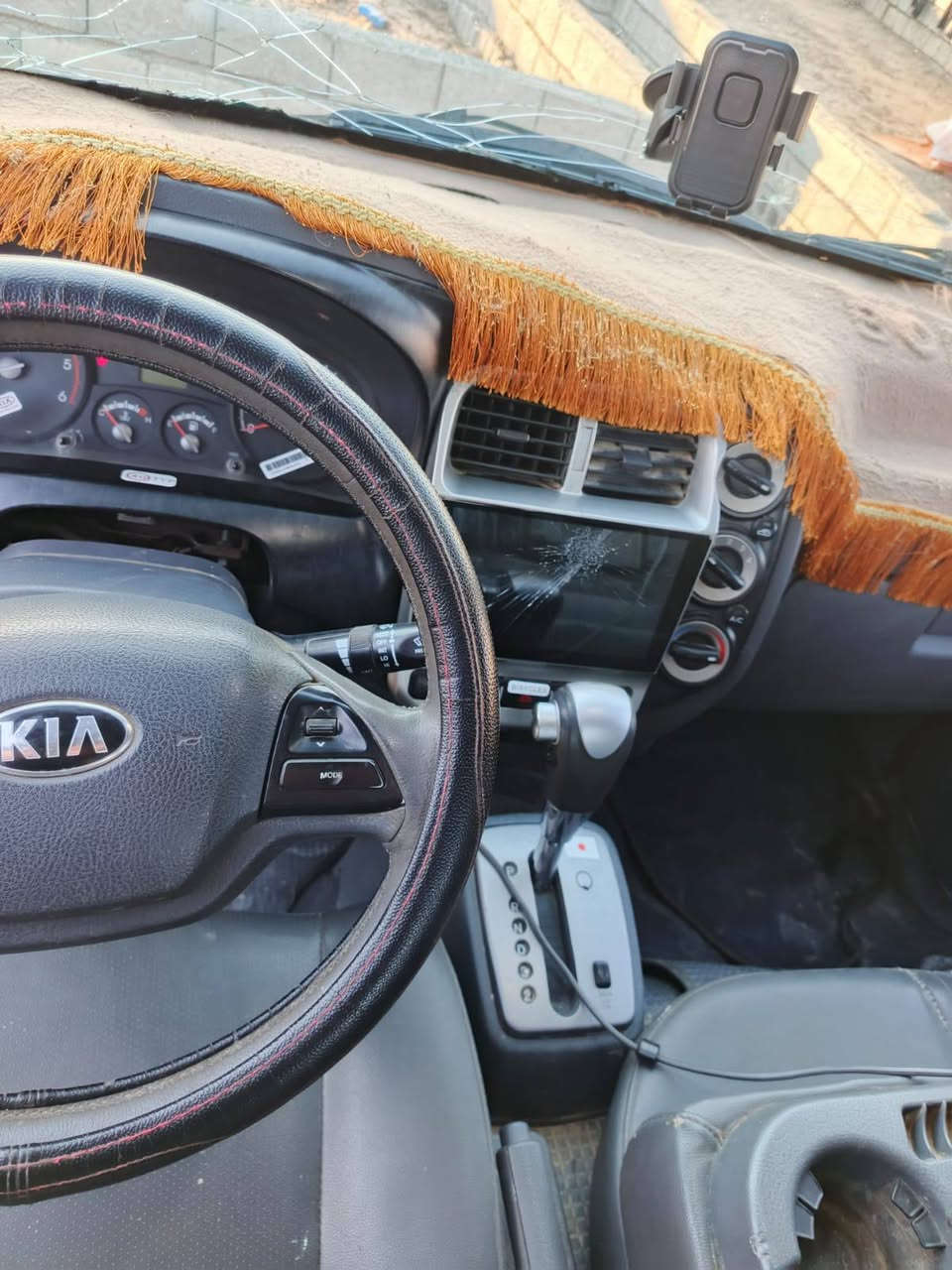 السلام عليكم .
(للبيع نقد فقط ) ادوات
كيا دبل قماره موديل 2013 مسكر اوتماتيك 
السعر .60 
*********** اتصال .
