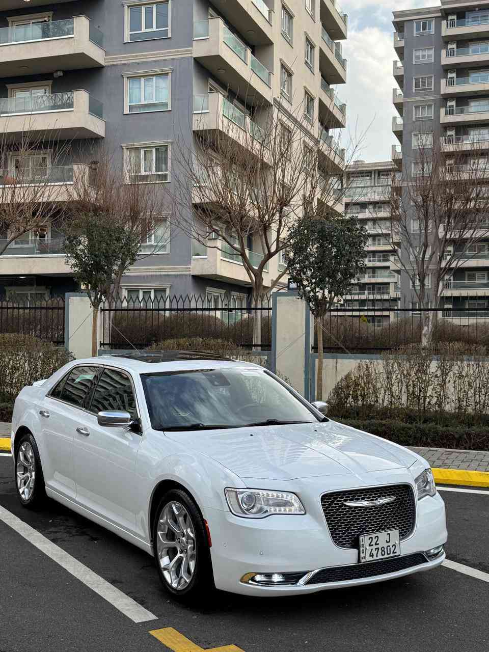 سلام عليكم سياره اوباما موديل 2017 C بلاتينيوم اعلي فئه بل اوباما يعني غني عن تعريف مواصفات سياره مكفوله كفاله عامه من كل شي سياره خليجي سفر شركه هارلم  كلين تايتل مع ختم انترتريك 
رقم ☎️ ***********
مواصفات سياره C /platineom
شاشه كبيره + تشغبل عن بعد 
كامره خلفي دواره +حساس خلفي 
كشنات امامي كهرباي + تتفيه تبريد 
مكان كلاصات حار 🌶️ +بارد 🧊 
كشن امامي مع استيرن خزن ميموري 
استيرن كهرباي مع نضام خزن كشن سايق
كشنات بقلاوه بلادي + خلفي تتفيه
داخل صاج بلادي
شفتات استيرن مع تحكم كامل 
مرايه قلاب مع بك
 حساس خلفي 
لايتات بخ دواره مع استيرن 
ويل 20 بلادي / بلاتينيوم
يدات نيكل مرايات نيكل ويل نيكل  /نوع مات بلاتينيوم
سكف بانوراما فتحتين بل سكف
سستم سماعات    harman/kardon
محرك 5700      V8
سياره ماشيه 61mli
يعني بلاتينيوم غني عن تعريف مواصفاته بعد بيهه مواصفات فول فول واحد علي واحد 1️⃣  سياره جديده دينار مبي مصرف اربع4 تايرات جديد حداديه جديد 🆕 
هزه رقم سنويه كله جديد بسمي 
 سياره كارتون لوك مكان سياره سليمانيه 
شراي يخابر يدلل رقم هاتف ☎️ ***********
