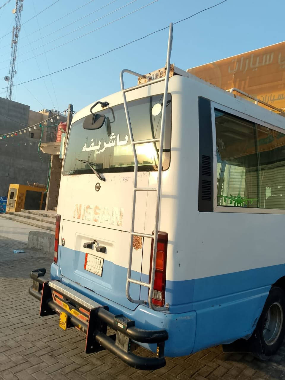 سلام عليكم كوستر نيسان مديل 2002 كير كسل تبريد حداده تخم تاير دوشمه باتري جديد شاشه  سياره ستوه معمره مكينه بطه كير عادي سنويه سنه 30يلا تنتهي ما مطلوبه الا غرامات والا هيهي والا اي شي كبلل احول بسمي سياره رقم نكليزي 28راكب تايرات جدد زوج تاير السعر 120بيه مجال رقم الهاتف ***********
