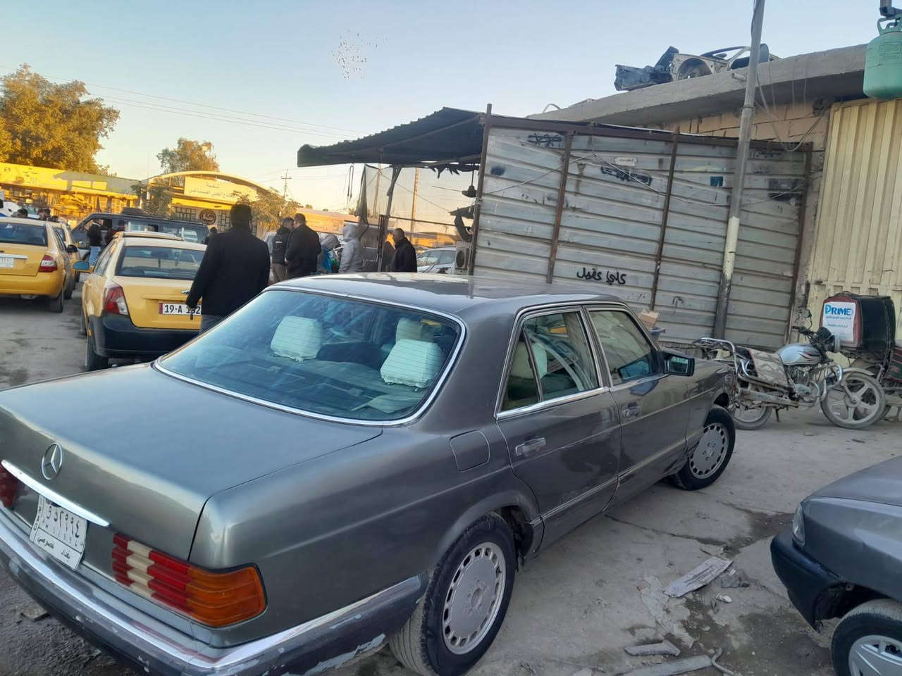 مارسدس جامبو موديل 89 مكينه وكير بلادي مكفولات حداديه جديده تخم تايرات مكفوله من الضربه كهربائيات كله شغاله سياره جاهزه من كلشي السعر 50 وبيه مجال مكان كربلاء طويريج ***********
