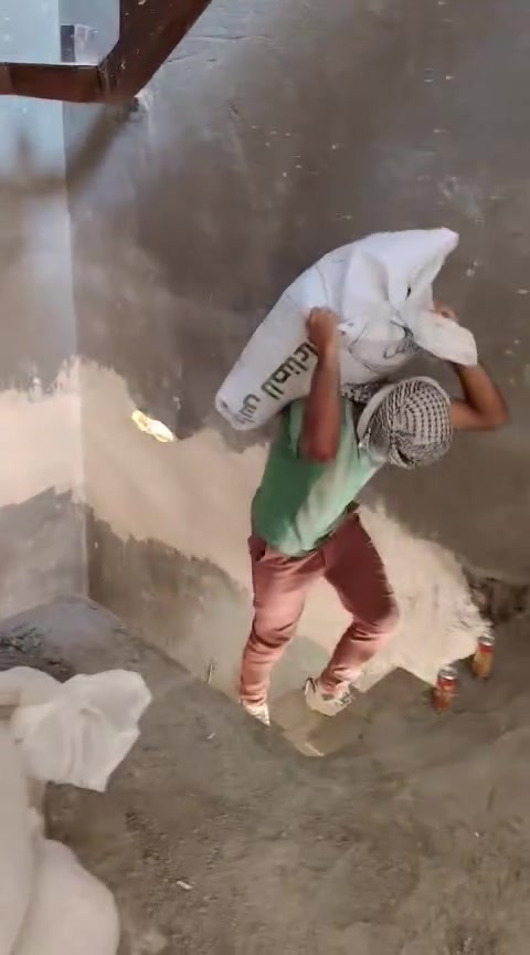 علق حتلو بنقطه حته يصعد المنشور 
تصعيد كافه مواد البناء وبأسعار مناسبه
***********
