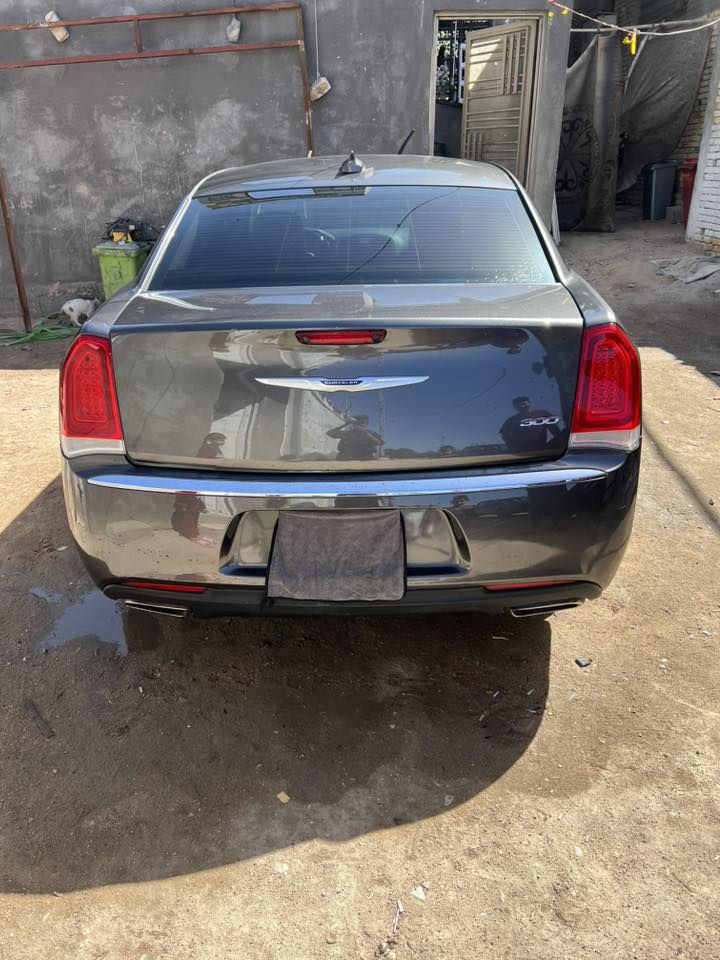 السلام عليكم اوباما  دخول جديد حاوية مكفولة من الگص وانتربول السيارة جديدة بمعنى الكلمة احلى من الصور مواصفات ماعدى الفتحة مكينة ٣٦٠٠ مكان البصرة بيع فقط بدون مراوس السعر 105  وبيهه مجال للشراي المايعجبة السعر يعبر المنشور جزاكم الله ألف خير سيارة جديدة ***********
