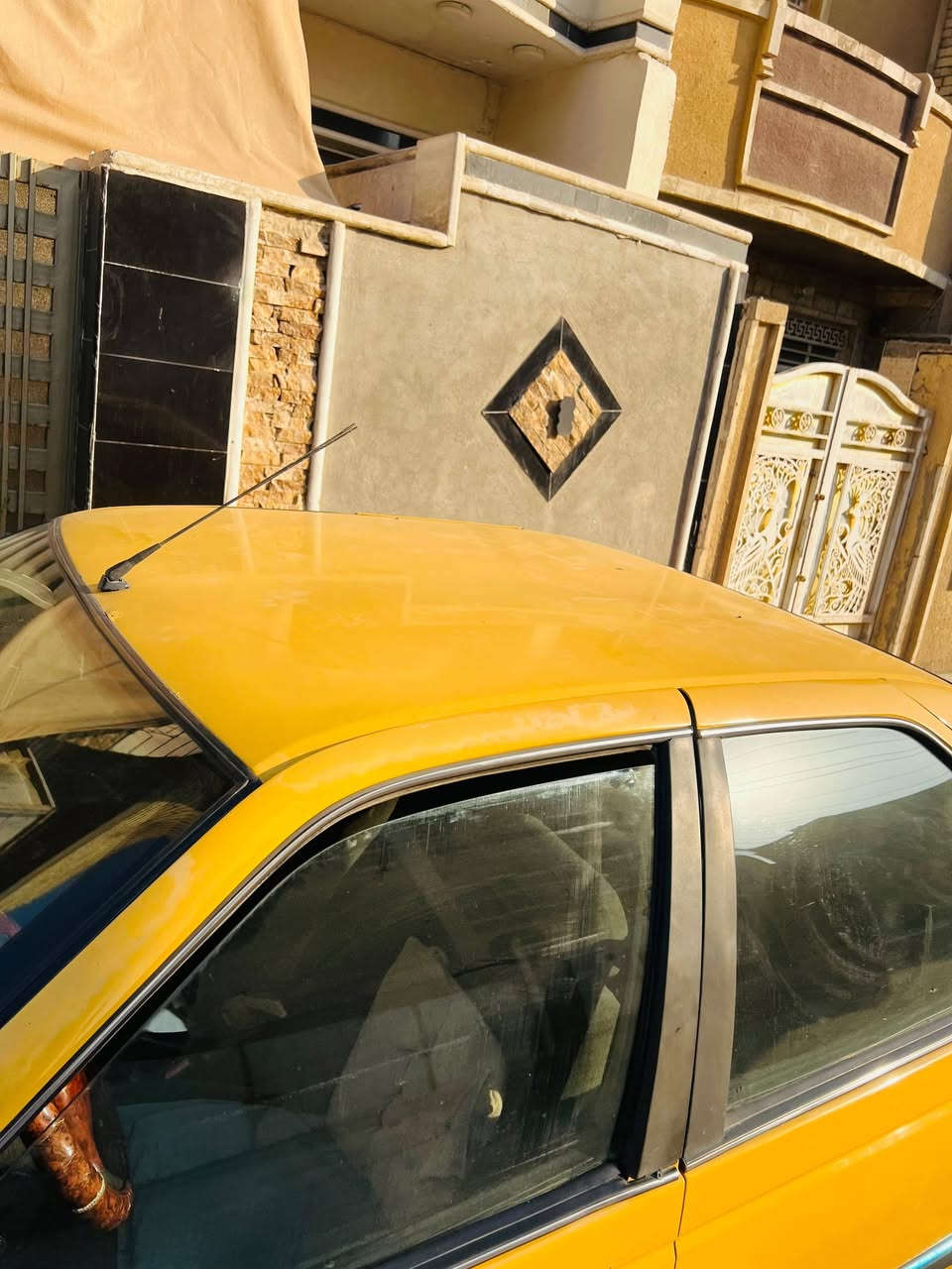 السلام عليكم ورحمة الله وبركاته
بيجو بارس 2015 للبيع مكينه وكير خير من الله تبريد ثلج تخم تاير جديد غرامات وهيئه مصفر السياره حلوه وجاهزه لاخر حبايه السعر ٤٣ وبيه مجال شي بسيط حك الجيه مكان السياره الامين الثانيه ولاستفسار الاتصال على الرقم ***********
