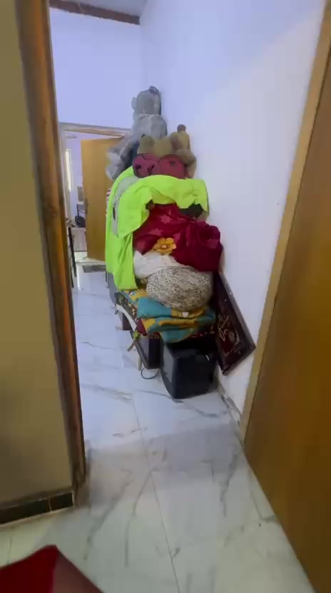 السلام عليكم اخواني بيت للبيع بجسر ديالى جامع طه قرب أسواق جمانه المساحه 116متربيت كامل ماعوزة اي شي البيت طابوزراعي سند 25 للاتصال ابوعلي ***********
