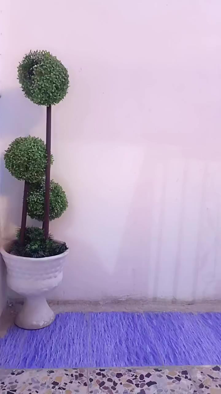 السلام عليكم اقرأ التفاصيل واتصل واني بخدمتك
***********

دار للبيع مساحه 200 متر طابقين كامل فول 
الطابق الاول يتكون من كراج واستقبال ومطبخ وصاله كبيره وصحيات وغرفتين نوم عدد 2

الطابق الثاني يتكون من صاله و سويت كامل فول 
العنوان حي رقيه مجاور حي الصحفيين خدمات ماء كهرباء مجاري تبليط 

البناء طابق اول بلوك والطابق الثاني طابوق بناء جديد

للاستفسار الاتصال على الرقم التالي ***********
