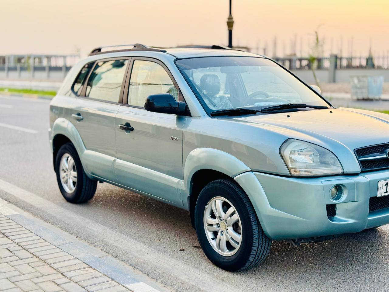 سلام عليكم للبيع توسان 2007 خليجي مكفوله كفاله عامه جديده سياره مكينه 2000 دوش رقم 📱 البصره جديد بسمي  كامل موصفات فتحه دفع رباعي علوان البصره  استفساره اتصل ***********

