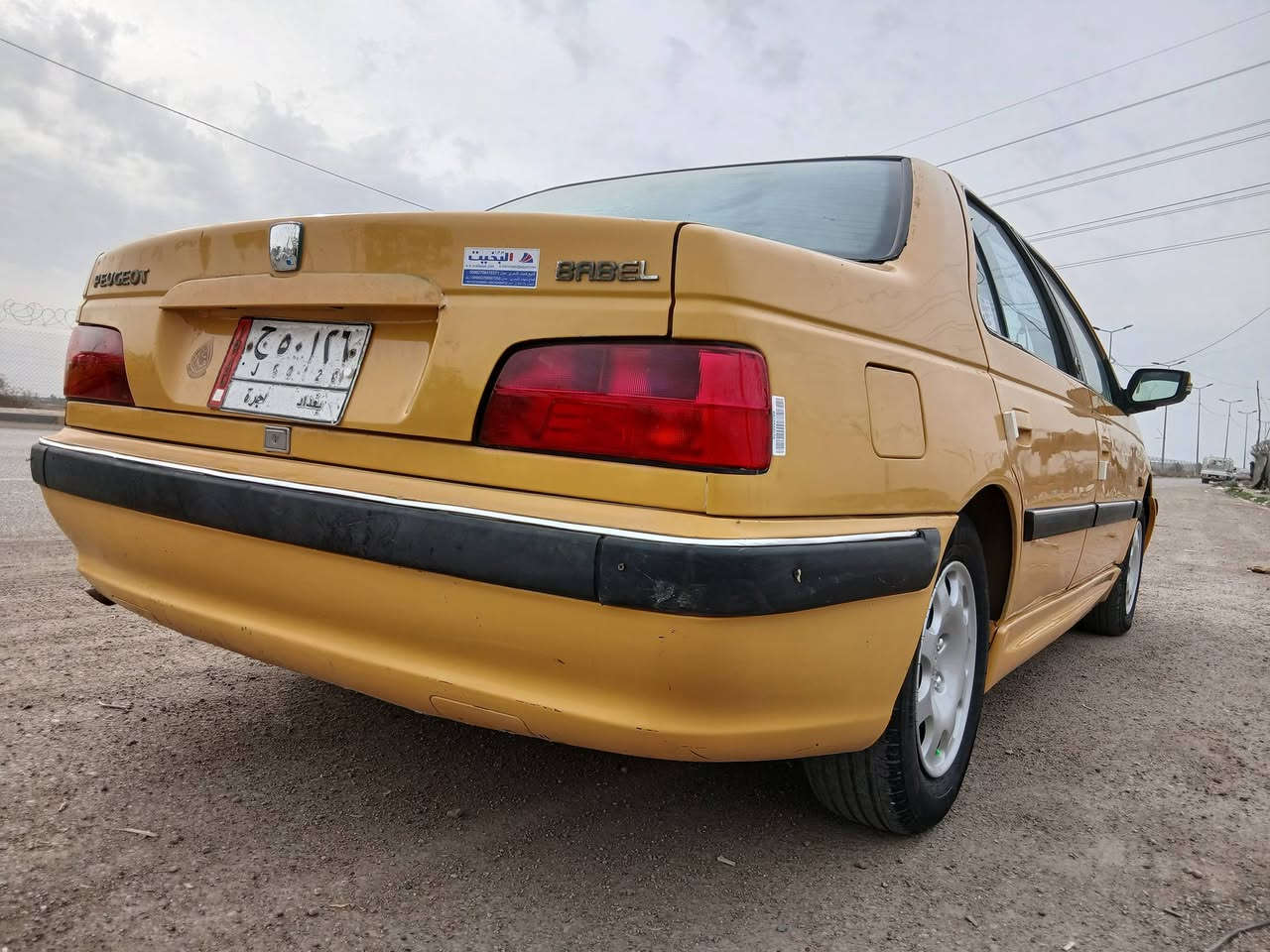 السلام عليكم بيجو بارص موديل 2015 لا ضربة ولا تبديل ولا جراد ولا بارد صفاح موس بيهه صبغ شي قليل هلال خلفي وكصة بنيد فقط دوشمة جديدة حراري حدادية أمامي خلفي جديد تخم تاير كهربياتهه كلهه شغالة هية وغرامة مصفرة رقم بغداد تحويل شوكت متريد عارضهه 48 بيهه مجال حك الجية سيارة جاهزة 
مكاني بغداد رقمي ***********
