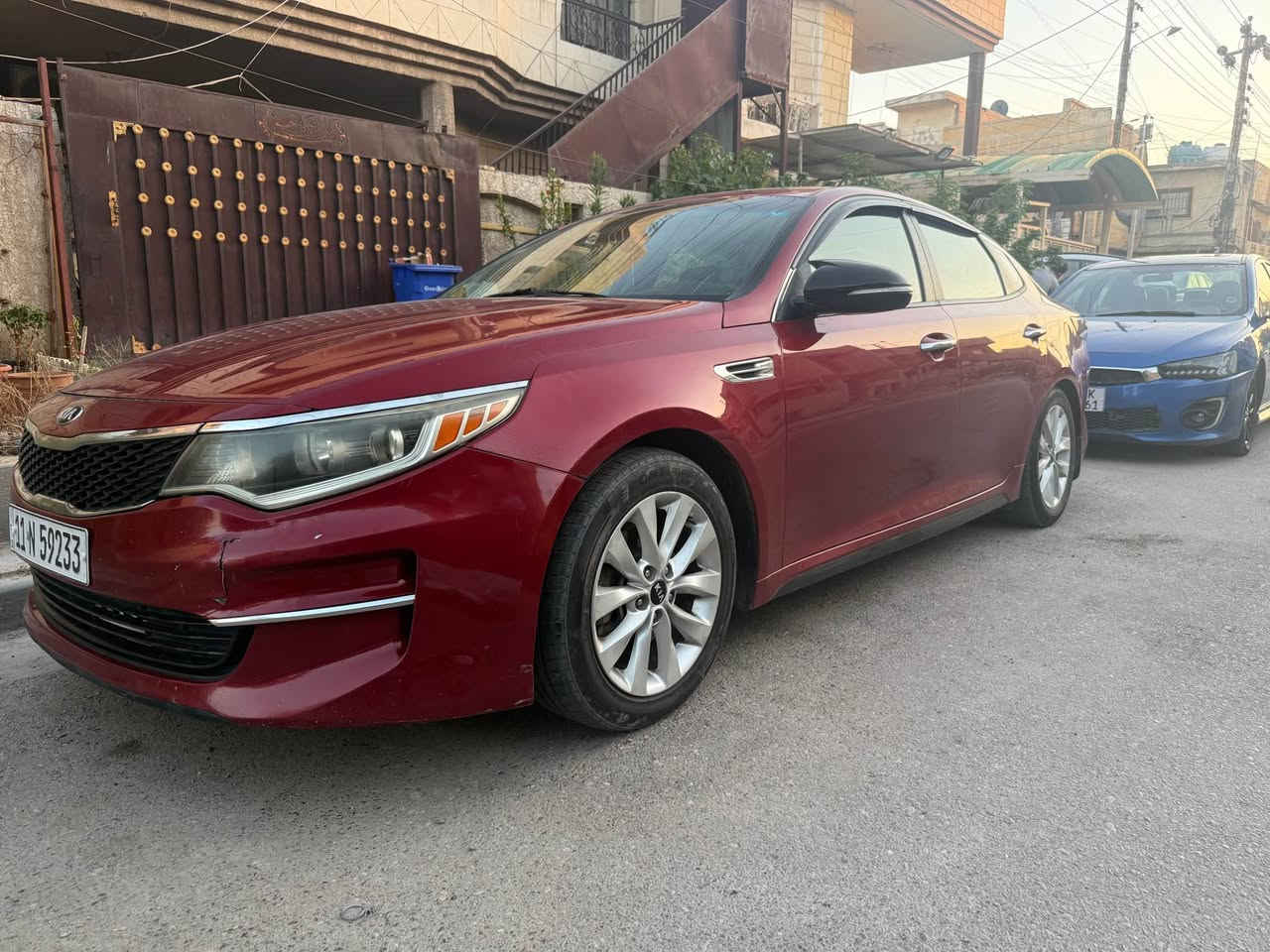 السيارة اوبتيما 2017 امريكي فئة EX 
مكينة 2400 حقن مباشر GDI
كير 6 نمر AT
لايتات فول انارة عالي ناصي + نهاري زينون 
ماشية 198 الف كيلو 
المكينة نظيفة ممتعوبة شلعة تبطنش ومعدل طيارة متنلزم بالدولي 
دهن اصلي
فيت بم وقاعدة اصلي شركة ام العقل 
تبريد ثلاجة وميفصل نهائيا
مواصفات بصمة + فتح صندوق ذكي عند الاقتراب + مري قلاب + مري شفط + تدفئة ستيرن + تدفئة كشنات 
3 وضعيات قيادة + مراية داخلية تعتيم اوتو
شاشة كار بلي و اندرويد اوتو  + نظام اندرويد سريع
كامرة FHD خلفي داورة ويه الستيرن مال شركة 
السيارة عليها منظومة غاز من شركة
Landi Renzo الايطالية
وكارت الضمان موجود
تشتغل نظام كل 4 رشات غاز رشة بانزين
اقتصادية جدا
تانكي الغاز تفويلة ب 10 الاف يمشي 520 كيلو او اكثر بالخارجي 
وبالداخلي 450 او اكثر حسب الكبس
البانزين المستخدم فقط عادي 
دوانز نهائيا ماكو ولا 1%مكان السياره بغداد الغزالية *********** بغداد, العراق

