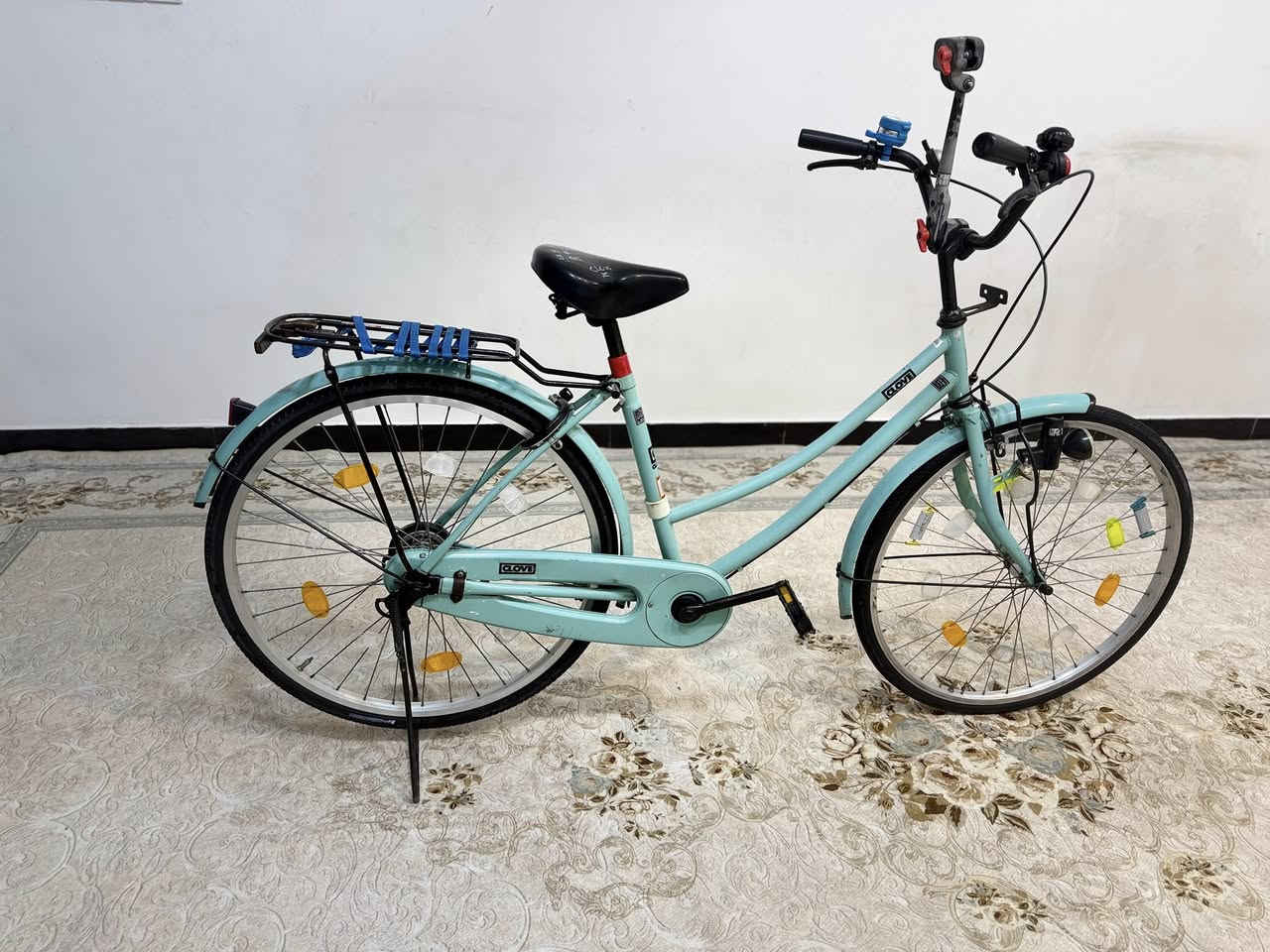 سلام عليكم بايسكل بناتي حجم 26 نوعيتة CLOVE موديل 2020 البايسكل الوحيد بل عراق هيج لون مو تجاري البايسكل مال بالة اخذتة قبل سبوع مكاني بغداد قرب جسر 83  اخذتة 180 قبل سبوع لله شاهد السعر خاص ملاحضة البايسكل مو تجاري🤍


**إذا كنت صاحب هذا الإعلان وتريد حذفه لأي سبب، رجاءا أرسل رسالة إلى الدعم الفني**