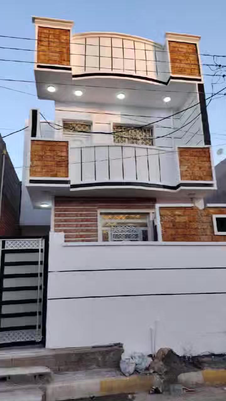 مشتمل طابقين مسلح طابو صرف
في التأميم القادسية الثانية 
المساحة/ 120 متر
الوجه/ 6 متر
الشارع/ 8 متر
الطابق الاول يحتوي/
استقبال وصاله وغرفة نوم ومطبخ 
ومجمع صحيات داخل وخارج ومنور
الطابق الثاني يحتوي/
صالتين وغرفة نوم وبلكونة وسطح
* بناء الطابق الاول حجر
* بناء الطابق الثاني بلوك
* الارضية سيراميك
* المطبخ والصحيات فرفوري
* البناء سنة 2022 
* المنطقة كاملة الخدمات
السعر/ 110 مليون وبيه مجال
للاستفسار 
مكتب ابو مصطفى للعقار في الرمادي حي المعلمين 
قرب فلكة الفرسان مقابل مصرف الخليج التجاري 
هاتف 
محمد  ***********
مثنى  ***********
يتوفر (واتساب) على نفس الارقام
