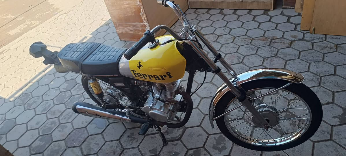 🔥 دراجة للبيع  🔥
دراجة بحالة ممتازة 👌
✔️ تعمير جديد
✔️ محرك (نامة) جديد
✔️ شاصي ارشه
✔️ أوراق كاملة
✨ نظيفة جداً – خير من الله وشوفة عينك
📍 المكان: واسط / الصويرة
📞 للتواصل: ***********
