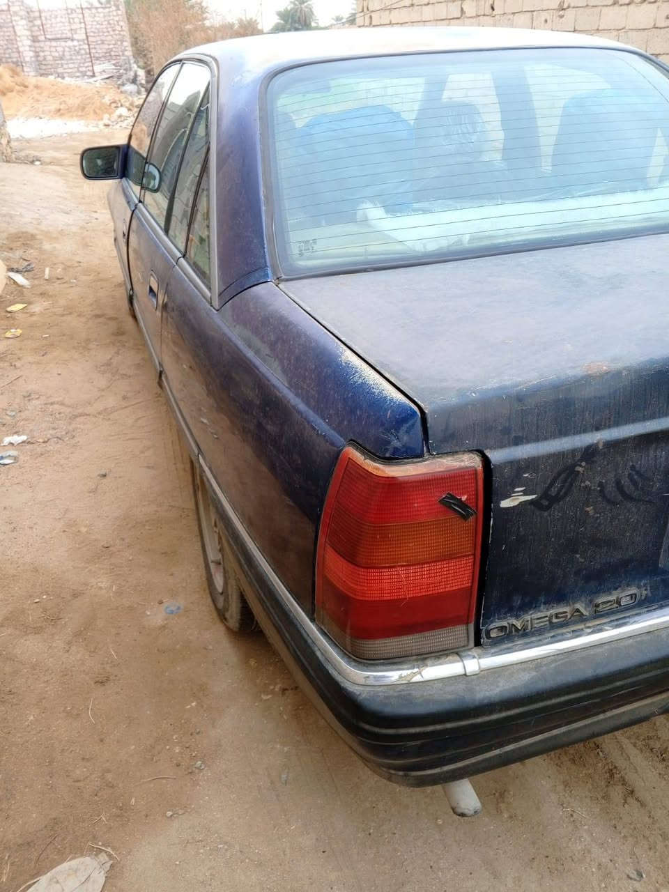 السلام عليكم اوبل موديل 1993  محرك 2000 سياره  جديده بمعنى الكلمه كير اوتاماتيك سياره كهربائيات شغاله منضومه التبريد بيها  ومابيها خويس وكلش حلوه تخم تاير رقم سنويه جديد تجي وتشوف بعيونك السعر 40 وبيها مجال. 
العنوان: الرمادي اسجاريه .
الرقم: ***********

