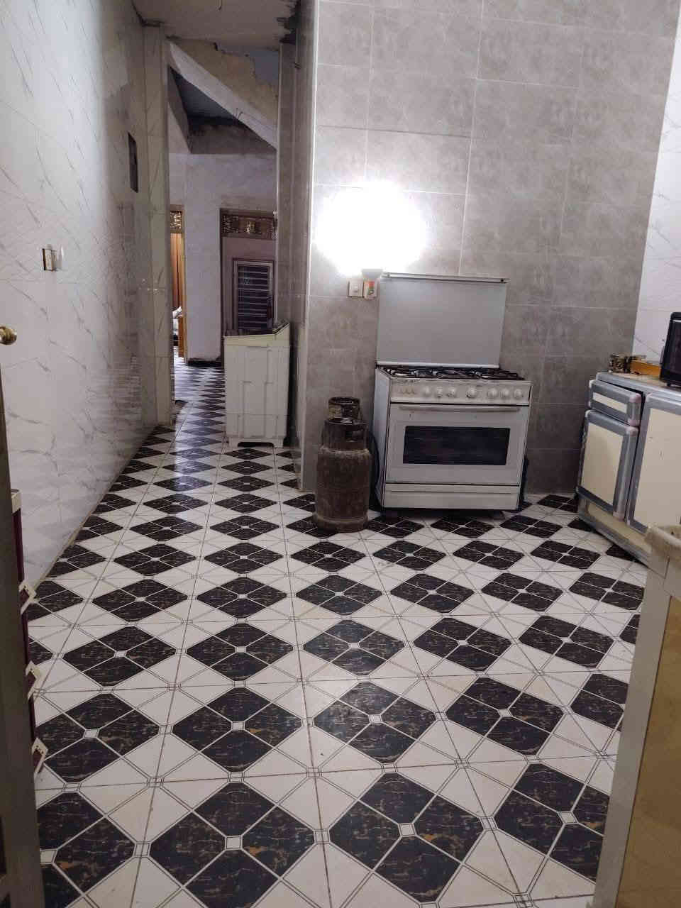 السلام عليكم
  دار للبيع مكان مميز جدا 
طابو زراعي سند ٢٥
نوع البناء طابوق السقف عكاده
العنوان / /بابل المدحتية المعاره طريق الزوار شارع سيد سهيل الثاني 
المساحة//٢٣٠متر
الواجه ٨متر
خدمات كامله من ماء وكهرباء التبليط قريب جداً 
السعر/٦٣وبي مجال
تفاصيل البيت طابق واحد 
استقبال 
صاله 
عدد٢
مطبخ 
منور خلفي طارمه
مجمع صحيات داخليه وخارجيه
طارمه
السطح كامل فرشي
تحويل البيت ثاني يوم بعد الشراء 
بناء حديث 
عرض الشارع ٨متر
للاستفسار
مراجعة  مكتب دلالية وائل الهندي 
***********ابو علي
***********وائل الهندي
مكتب دلالية وائل الهندي بابل المدحتيه الحمزه الغربي ع شارع 60 قرب سلوان ابو الكاشي مقابيل فرع علي قماره
