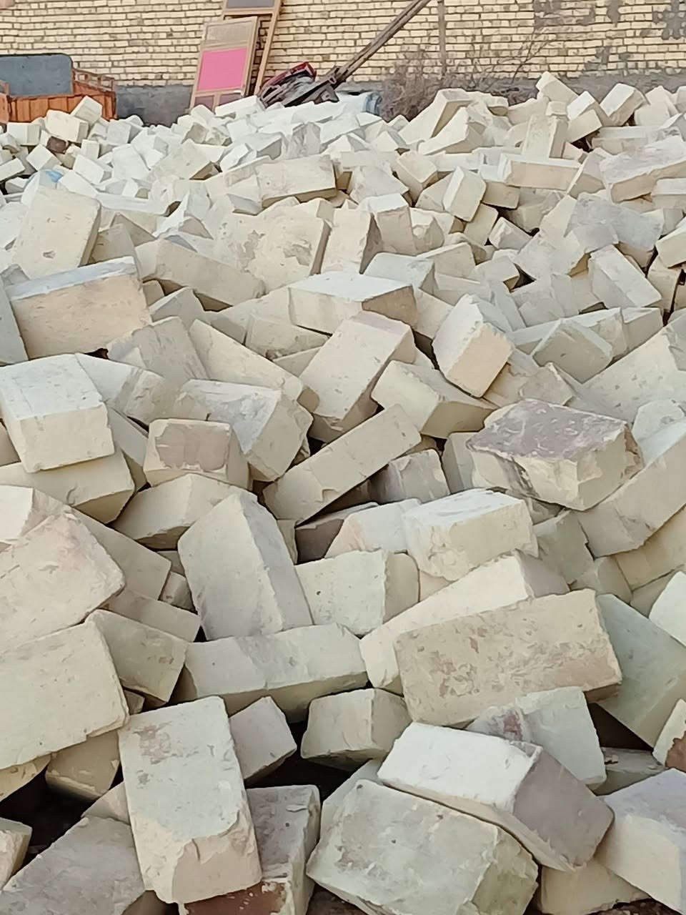 يوجد  #طابوق معامل العمارة***********  عدد 8000طابوقه #وزياده500 #ويوجد #تك 4000وزياده# 250 ويوجد كسر للبيع  اتصال  على الأرقام التاليه أو مراسله عل واتساب ***********
نوع بيرنه(الطيب-العماره)  
ونوع انجكتر. قوه ولون وعدد كامل وقالب واحد  للاستفسار ومعرفه السعر فقط
