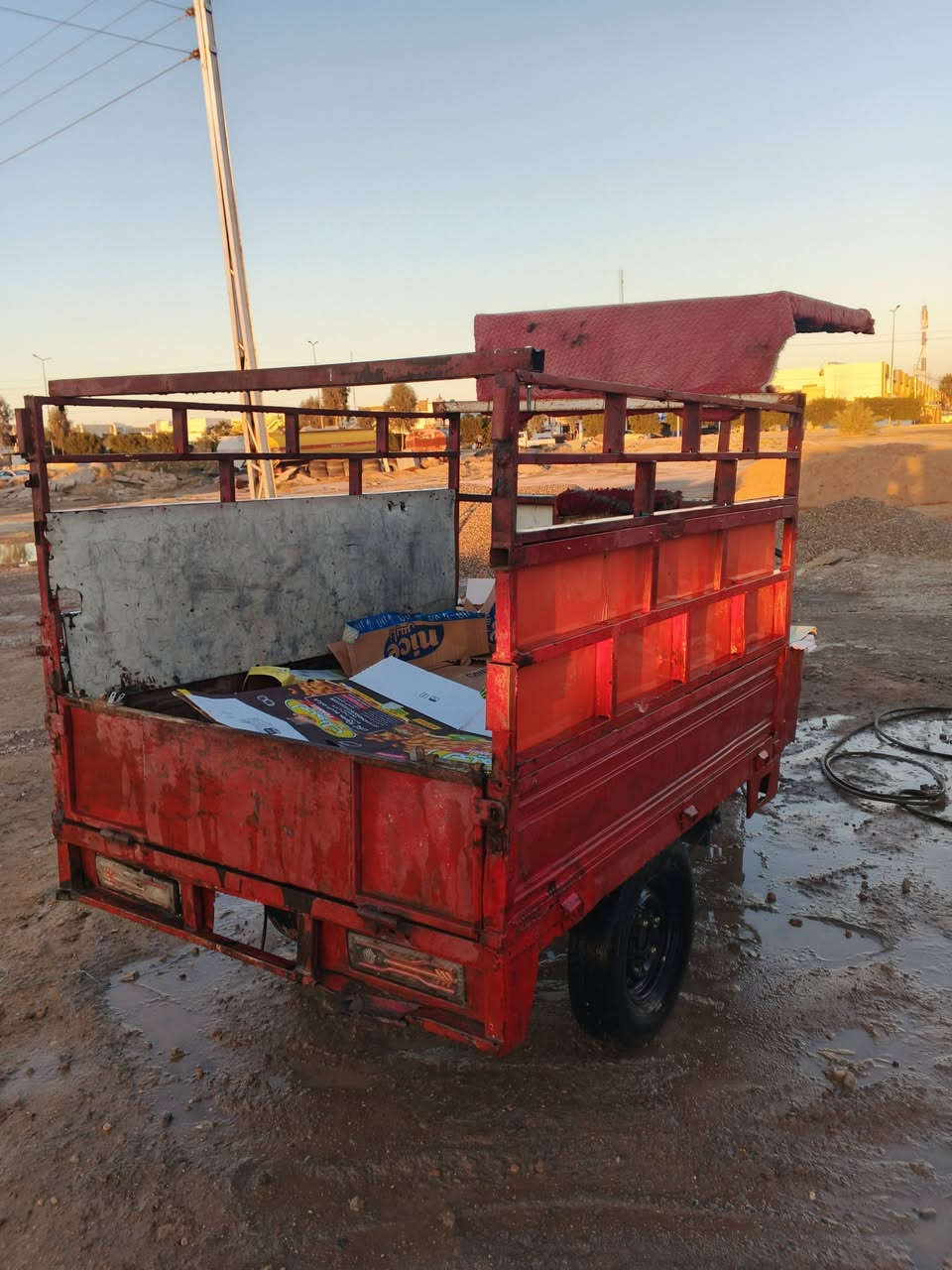 ستوتة جمرة للبيع مثل ما وضح ب صورة رايده ب ٧٠٠ ومجاله قليل مكانه رمادي سبعة كيلو و رقمي للتواصل ***********
