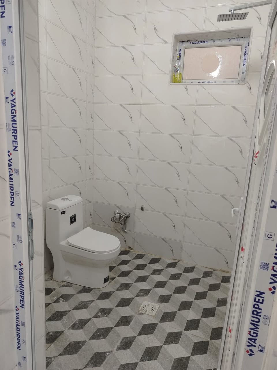 � مشتمل للبيع مساحة 100 متر – زراعي (قرار قاضي / سند 25) 🔹

📍 الموقع: الدورة – الكفاءات
خلف الشارع التجاري

🏠 تفاصيل البناء:

 • الطابق الأول:�
 ◦ استقبال
 ◦ هول
 ◦ غرفة نوم
 ◦ مطبخ
 ◦ خدمات
 • 
 • الطابق الثاني:�
 ◦ غرفة نوم
 ◦ خدمات
 • 

✨ مواصفات إضافية:
مجاري وتبليط وكهرباء  كامل 
 • بناء حديث سنة 2026
 • البيت نظيف وجاهز للسكن
 • موقع ممتاز وقريب من الخدمات

📞 للاستفسار التواصل على الخاص
***********
***********
