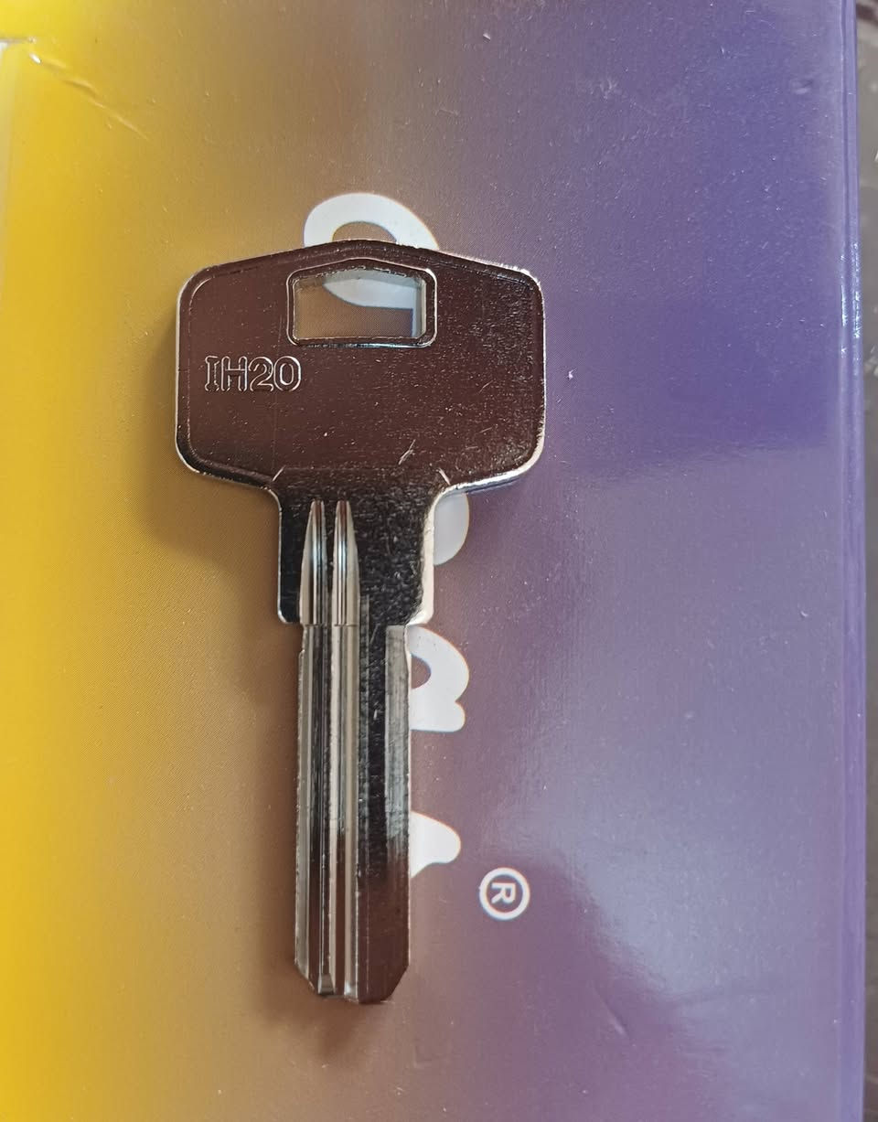 🔑 إياد البصراوي للمفاتيح 
✅ مفاتيح الأبواب المنزلية✅ مفاتيح السيارات
✅ البيع بالجملة والمفرد
أسعار مناسبة وجودة مضمونة وخدمة توصيل سريعة.
للاستفسار ❗️❗️(***********)
العنوان ❗️❗️النجف شارع المدينة عامود ٤١
