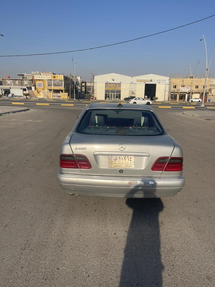 سلام عليكم مارسدس ام عيون مديل1997سنويه منتهيه حداديه نص عمر مكينه 8سلندر بيه جراد صبغ قماره مصبوغه حزام بيه نقوصات قليله  المكان بصره السعر 72وبيه مجال رقم الهاتف ***********
