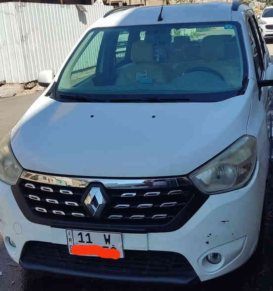 السلام عليكم
🔵سياره للبيع 
🔵رينو لوجي 2014.   7راكب
🔵رقم بغداد 
للاستفسار  على الارقام التاليه 
***********🔵***********
