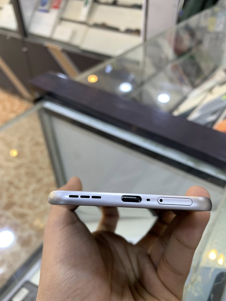 infinix Hot 60 Pro +
مستعمل شي قليل 
نضافة 100%
ذاكرة 256
ملحقات كاملة 

السعر 200الف 

العنوان سامراء / حي الضباط الأولى /مقابيل سوق الضباط الكبير 
مركز زيد للإتصالات 
للاستفسار والتواصل واتساب أو  على الرقم 
*********** 📱📞
